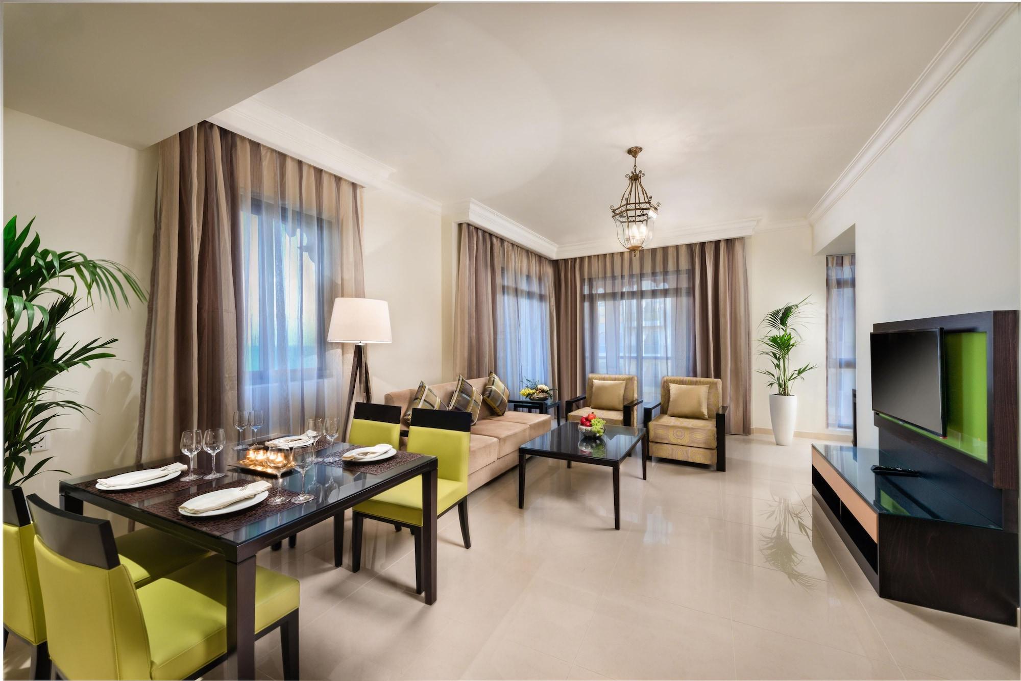 Bahi Ajman Palace Hotel Zewnętrze zdjęcie A living room at the hotel