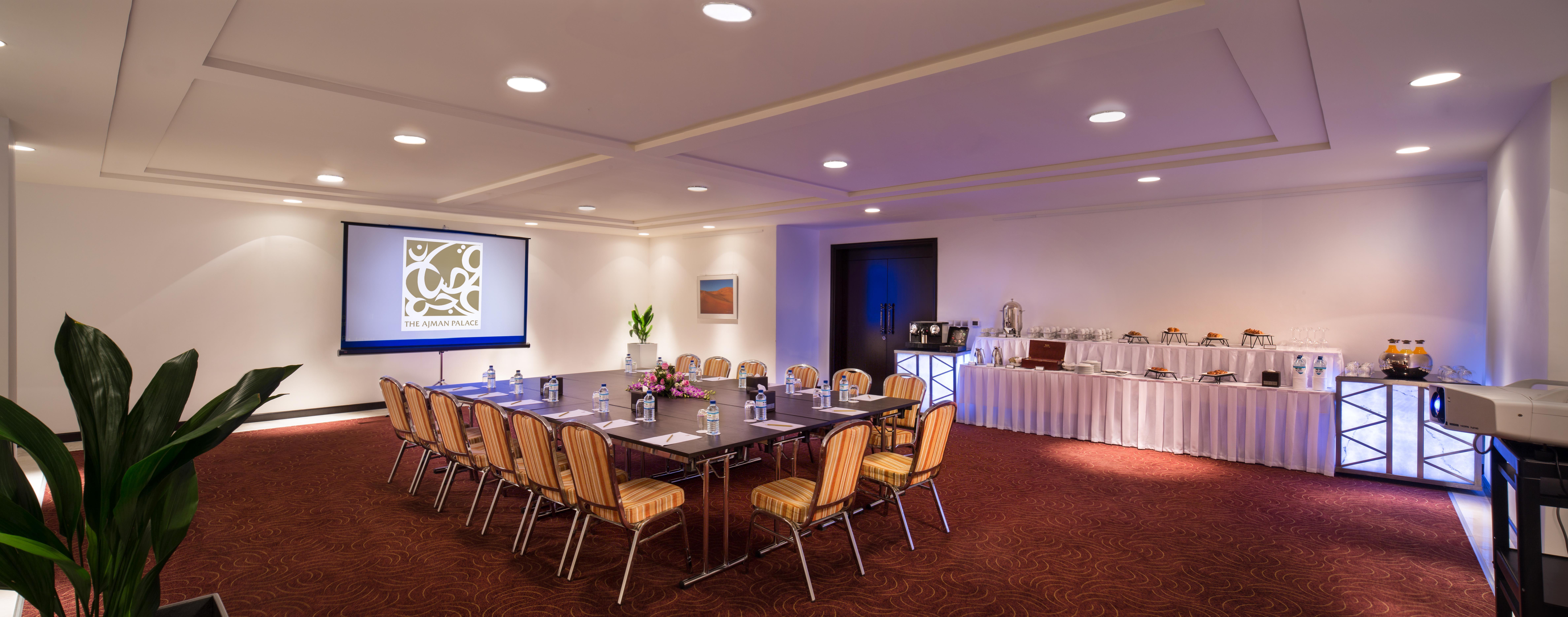 Bahi Ajman Palace Hotel Zewnętrze zdjęcie Meeting room at the Crowne Plaza Hotel, London