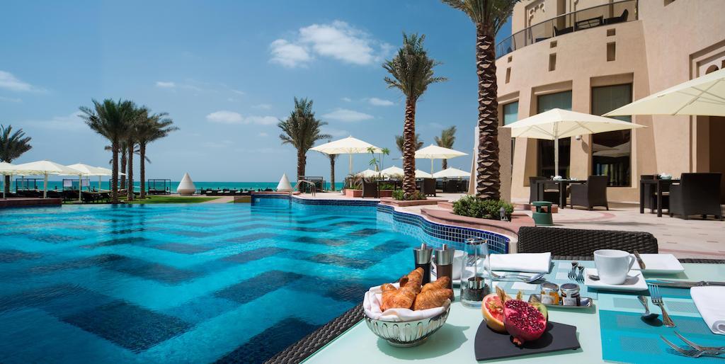 Bahi Ajman Palace Hotel Zewnętrze zdjęcie The pool at the Ritz-Carlton, Ras Al Khaimah