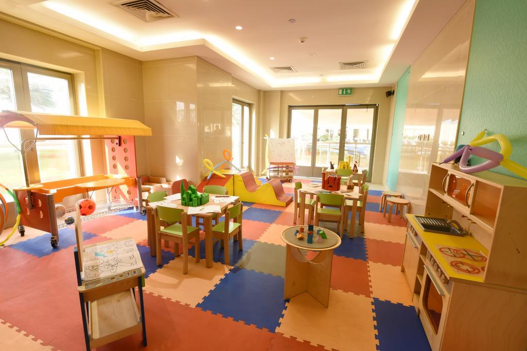 Bahi Ajman Palace Hotel Zewnętrze zdjęcie A nursery in Dubai