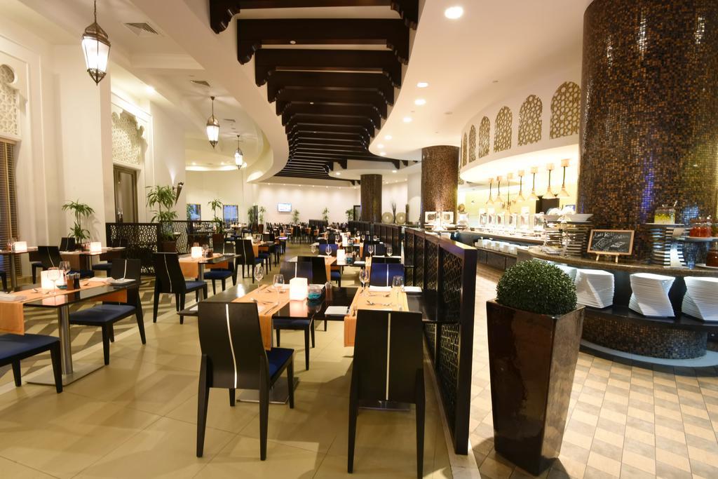 Bahi Ajman Palace Hotel Zewnętrze zdjęcie The restaurant