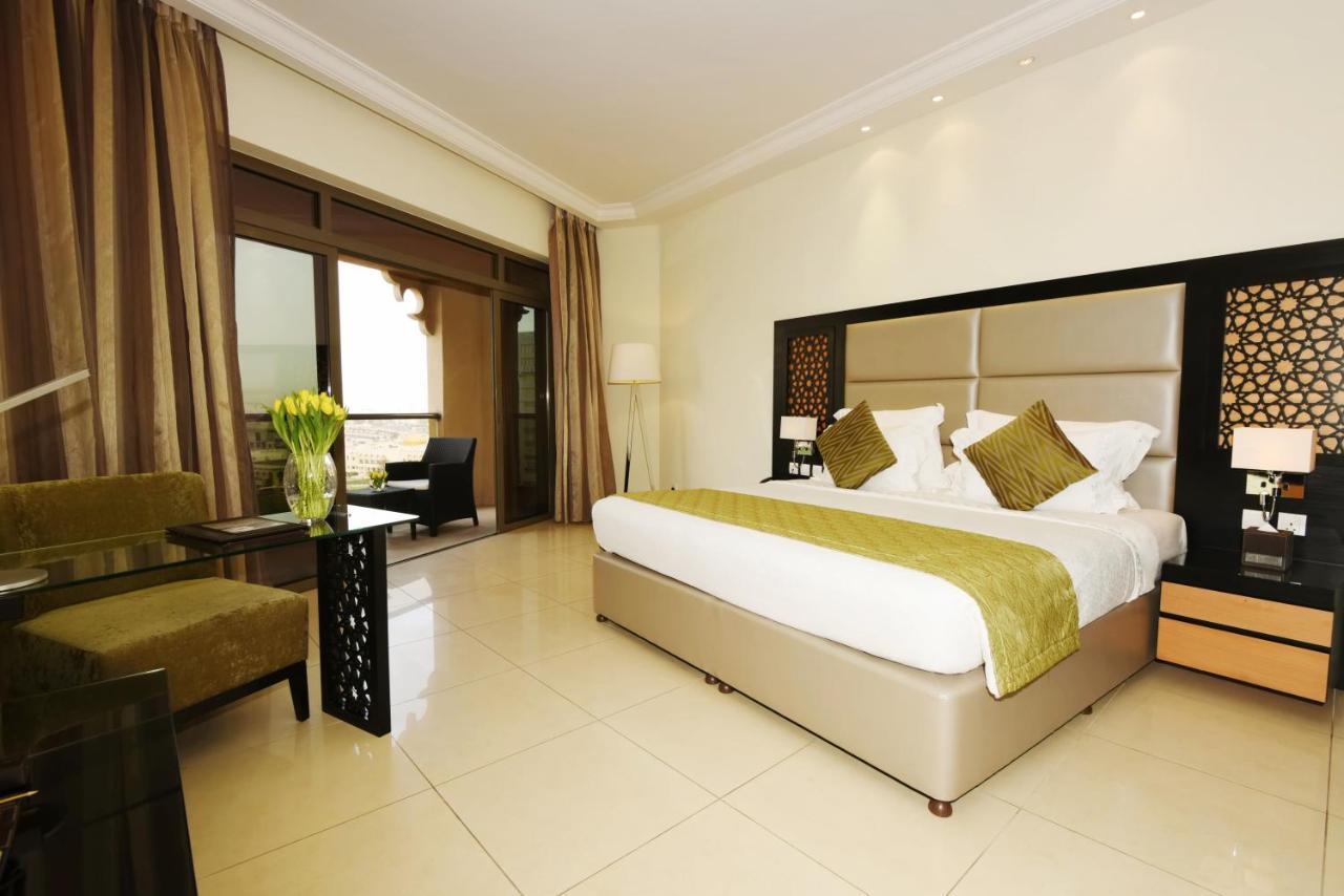 Bahi Ajman Palace Hotel Zewnętrze zdjęcie A room at the hotel