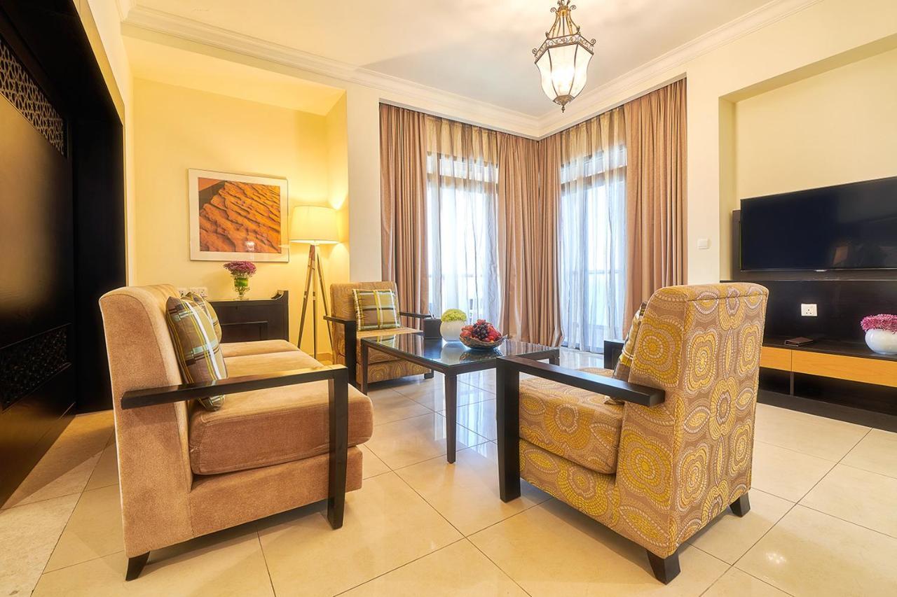 Bahi Ajman Palace Hotel Zewnętrze zdjęcie Living room