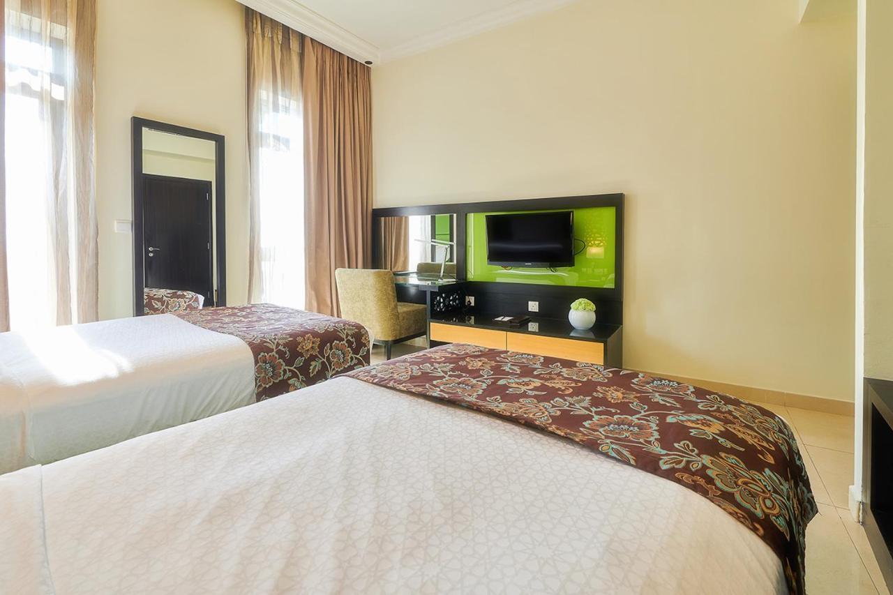 Bahi Ajman Palace Hotel Zewnętrze zdjęcie A room at the hotel