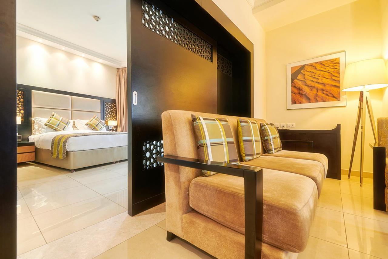 Bahi Ajman Palace Hotel Zewnętrze zdjęcie A suite at the Jumeirah Creekside