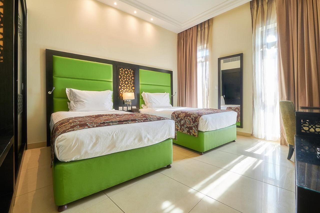 Bahi Ajman Palace Hotel Zewnętrze zdjęcie A room at the hotel