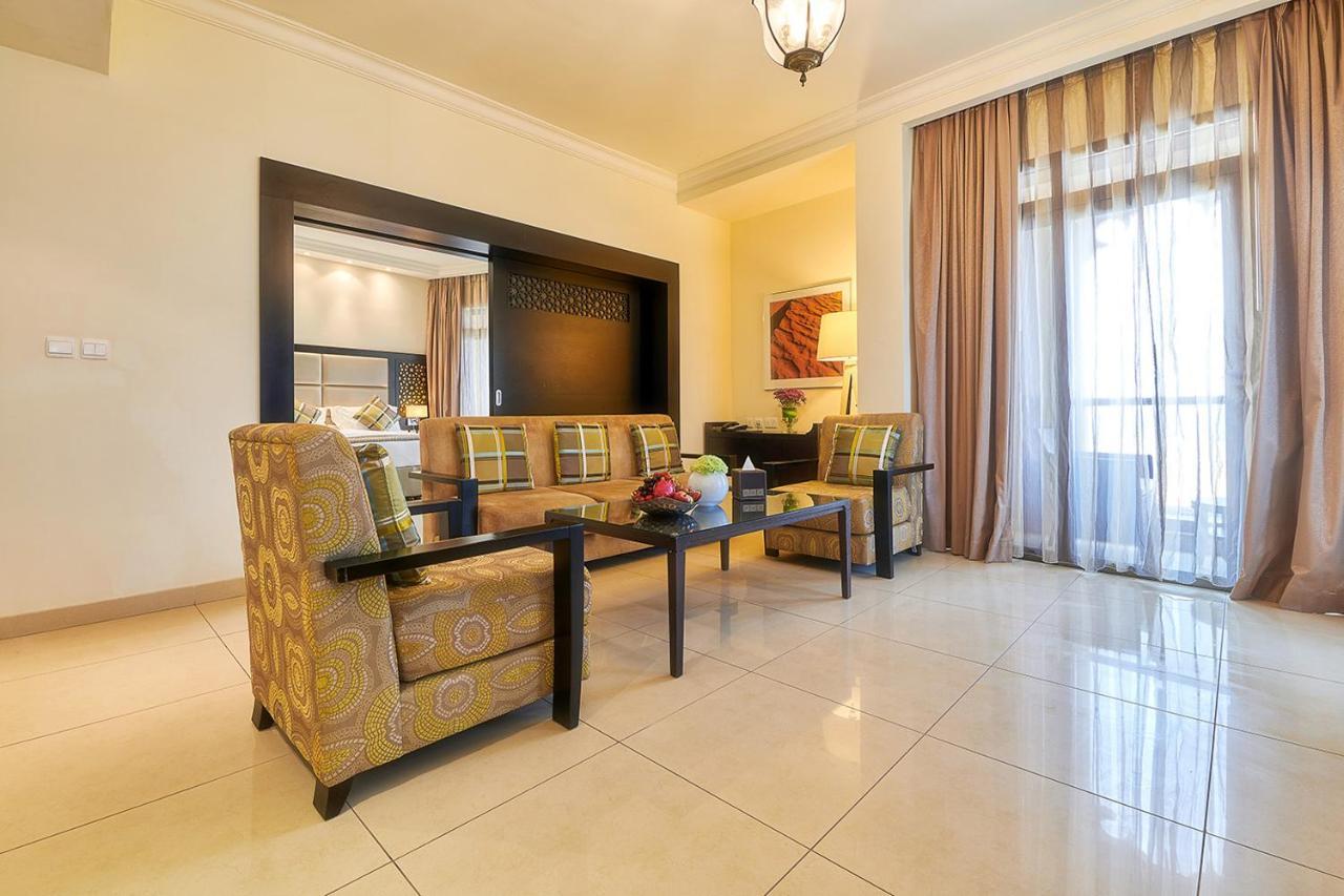 Bahi Ajman Palace Hotel Zewnętrze zdjęcie Living room